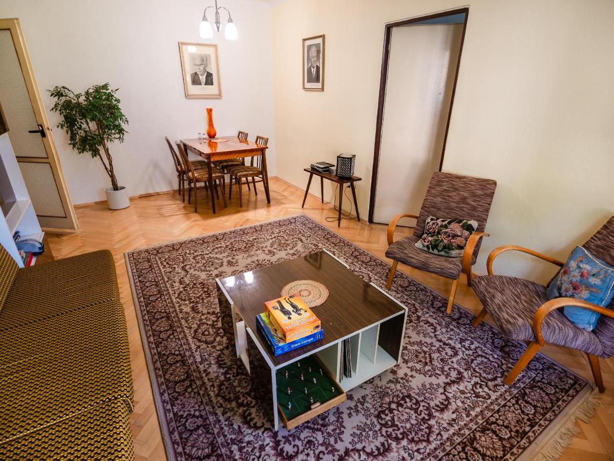 Retro Apartment Brezno Exterior photo